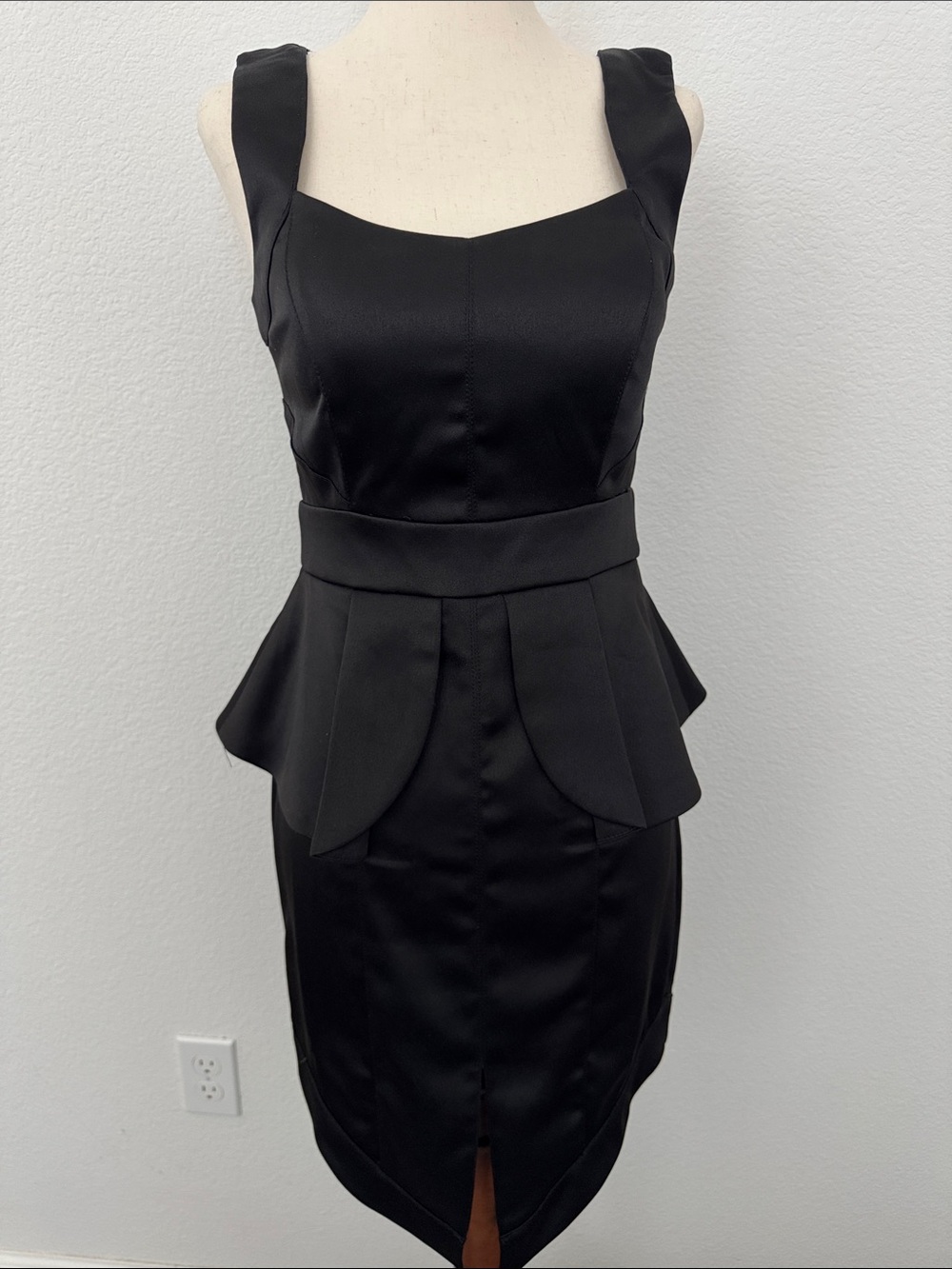 XOXO Elegant Peplum Pencil Dress Sleeveless Tank Shark Hem Persephone Matrix 3/4